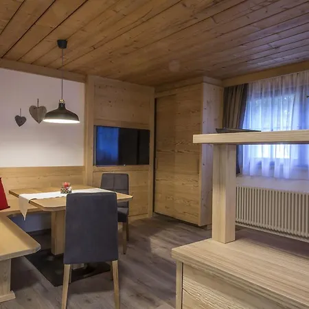 Apartahotel La Bercia Dolomites La Villa (Trentino Alto Adige)